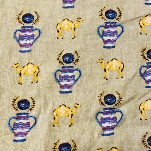 RVCA Camels & Urns Yellow Purple Short Sleeve Button Down Men’s Slim Large.    C - Picture 3 of 9